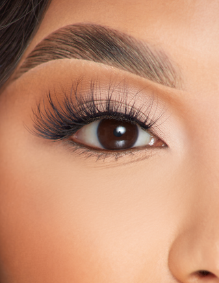 P.LOUISE LASHES - Romance radiantă