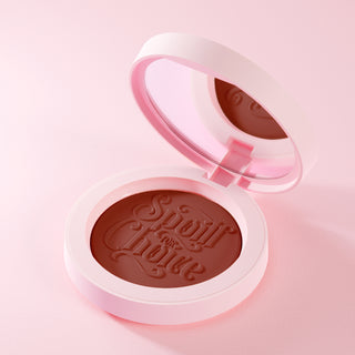 Răsfățat pentru blush cremă de alegere