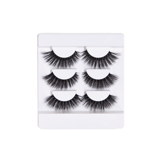 P.Louise X Mikayla - Walking in a Wispy Wonderland Lash Set - Volumul 2