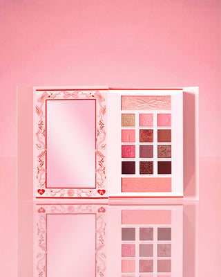 The Cosy Chronicles Christmas Face & Eyeshadow Palette