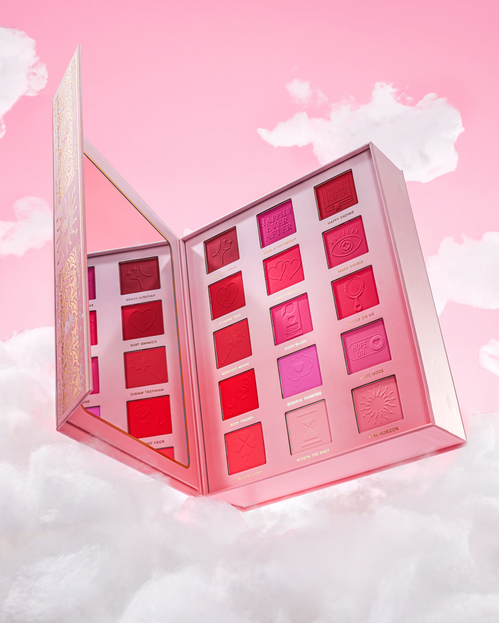 Pink P.Louise Blushed Ever After Blush Palette face parte din setul de machiaj Manifest The Magic Storybook