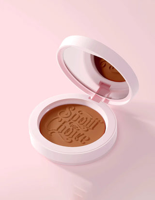 P. Louise răsfățat pentru bronzer cu cremă de alegere