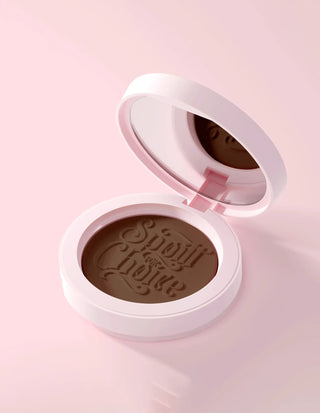 P. Louise răsfățat pentru bronzer cu cremă de alegere