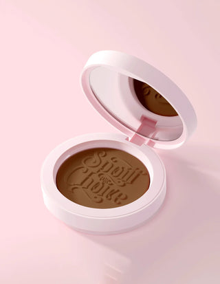 P. Louise răsfățat pentru bronzer cu cremă de alegere