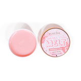 Deschideți cuva de balsam de curățare pentru machiaj P. Louise Make It Melt cu parfum de portocaliu pe fundal albastru