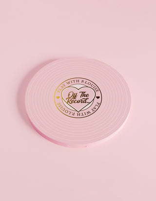 P. Louise de pe paleta de eyeliner record