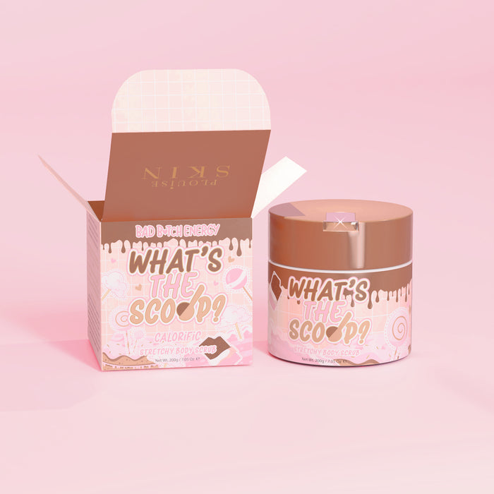 P.Louise „Ce este Scoop?” exfoliant de corp elastic, cu parfum caloric, cu un ambalaj cu design caloric pe un fundal roz