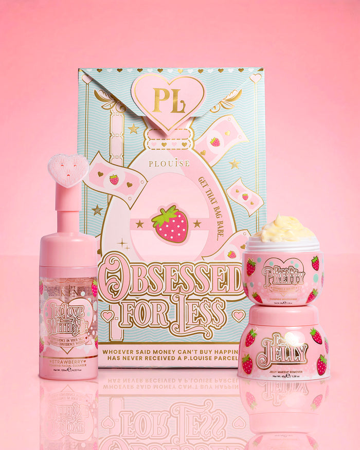 P.Louise Strawberry Obseded For Less Obsessed For Bad Bitch pe un fundal roz