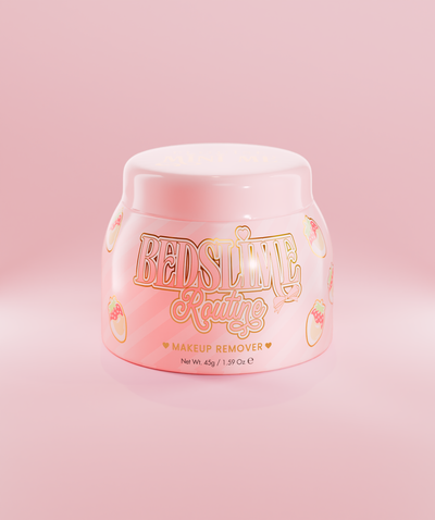 Un borcan roz de P.Louise Bedslime Routine Jelly Makeup Removing Cleanser cu un design de căpșuni și cremă.