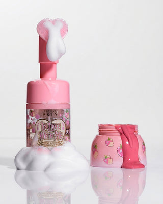 A fost set de îngrijire a pielii cu noaptea dinainte