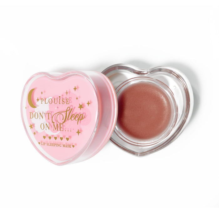 Mască de dormit pentru buze roz în formă de inimă, cu parfum fudge, pe fundal alb